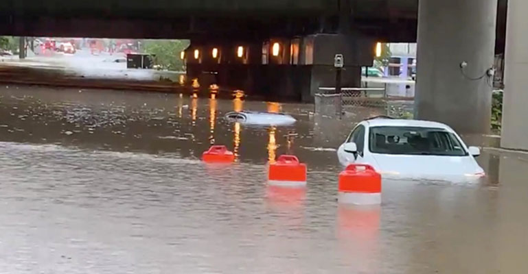 যুক্তরাষ্ট্রে বন্যায় মৃত্যু ২১, নিখোঁজ ২০