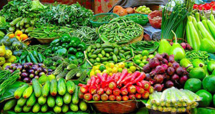 শিম-টমেটো-গাজরের দাম চড়া, ২০ টাকার নিচে মিলছে না লালশাকও