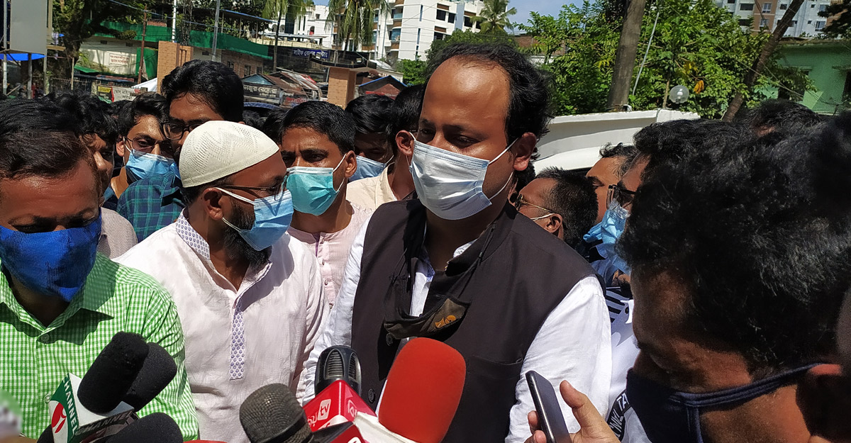 প্রাথমিকভাবে স্কুল-কলেজে সপ্তাহে একদিন ক্লাস