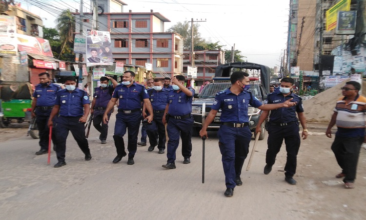 নোয়াখালীতে আওয়ামী লীগের মিছিলে পুলিশের লাঠিচার্জ