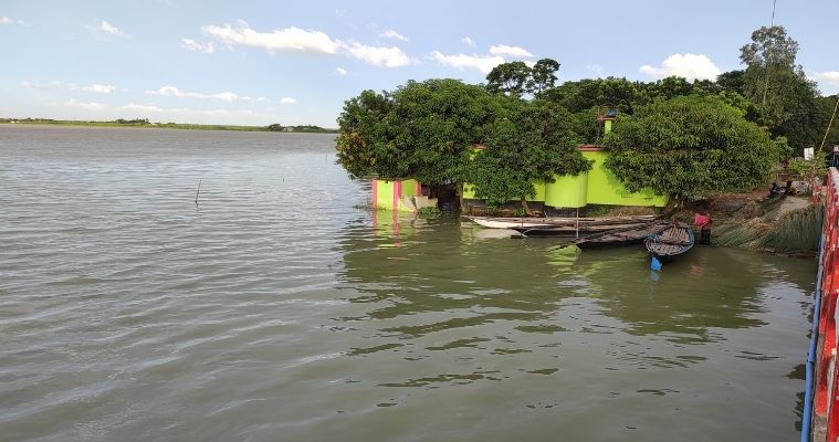 ফরিদপুরে পদ্মার পানি কমছে