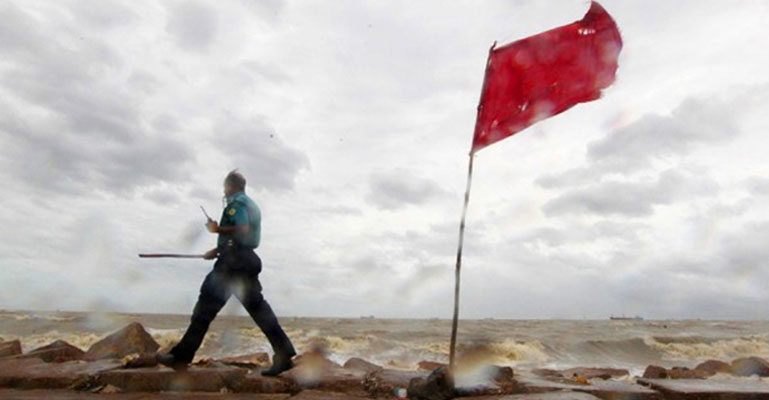সমুদ্রবন্দরে ৩ নম্বর সতর্ক সংকেত বহাল