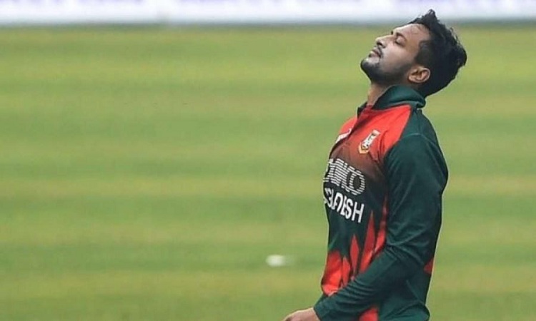 সাকিব এখন আর শীর্ষে নেই
