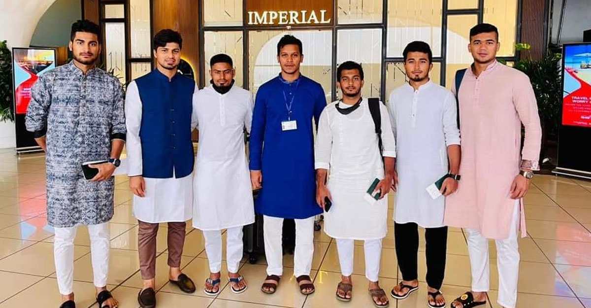 ওমরাহ করতে দেশ ছেড়েছেন ৭ ক্রিকেটার