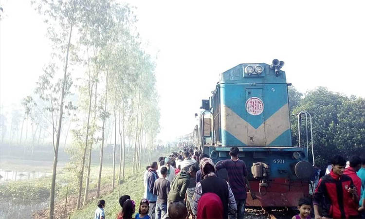 ট্রেনের ইঞ্জিন বিকল, ঢাকার সঙ্গে উত্তর-দক্ষিণাঞ্চলের রেল যোগাযোগ বন্ধ