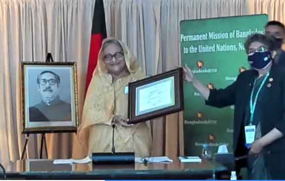 জাতিসংঘের এসডিজি অগ্রগতি পুরস্কার পেলেন প্রধানমন্ত্রী