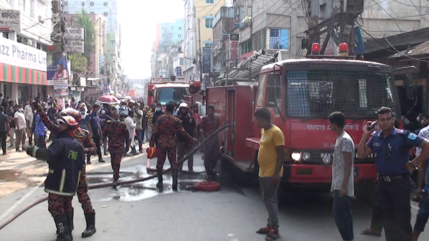 ফরিদপুরের হাসপাতালে আগুন, রোগী ও স্বজনদের হুলস্থুল