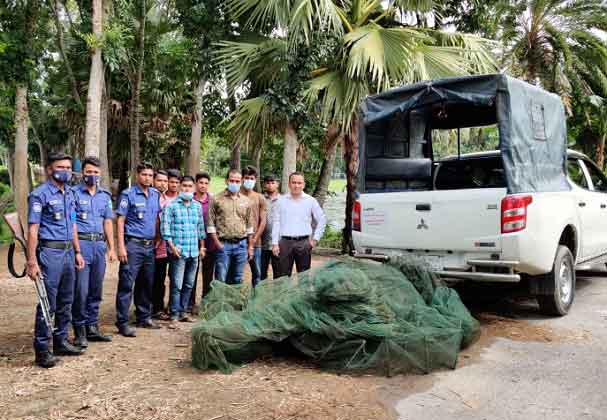 নগরকান্দায় ভ্রাম্যমাণ আদালতে চায়না জাল জব্দ