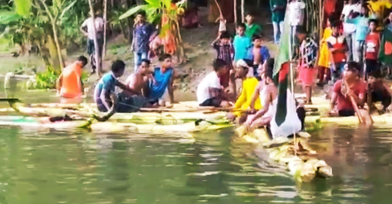 ফরিদপুরে ঐতিহ্যবাহি ভেলা বাইচ প্রতিযোগিতা