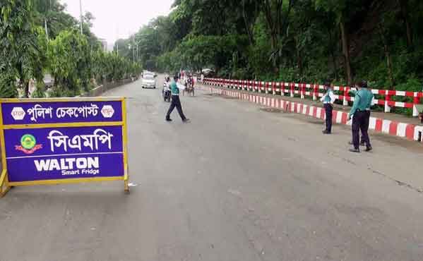 ৫ শ্রমিক গ্রেফতারের প্রতিবাদে চট্টগ্রামে গণপরিবহণে কর্মবিরতি