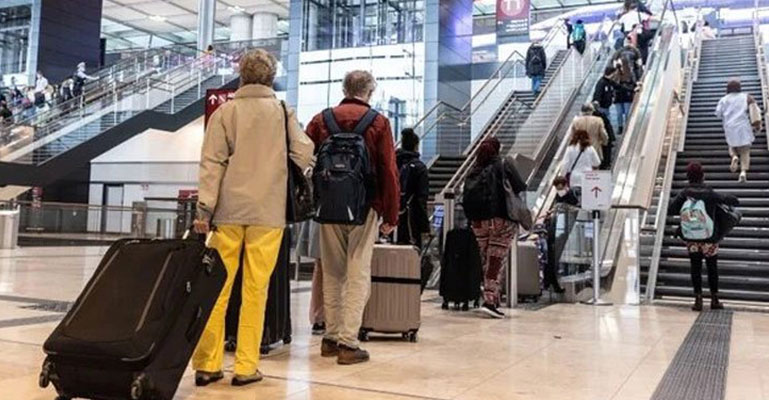 বাংলাদেশের ওপর থেকে ভ্রমণ নিষেধাজ্ঞা তুলল ব্রিটেন