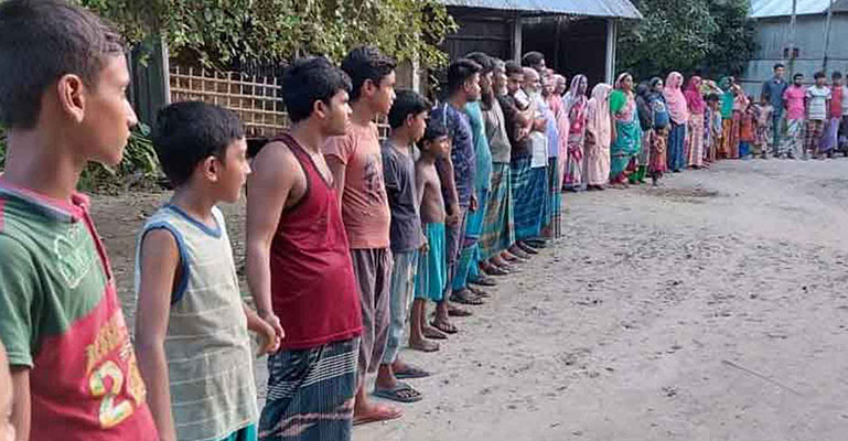 কুড়িগ্রামে গাঁজা দিয়ে মাদক মামলা, প্রতিবাদে মানববন্ধন