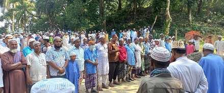 পায়ে হেঁটে হজ্জ পালনকারী হাজী মহীউদ্দীনের জানাজা সম্পন্ন