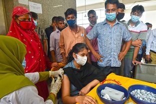 জন্ম সনদে স্কুলশিক্ষার্থীদের করোনা টিকার নিবন্ধন শুরু