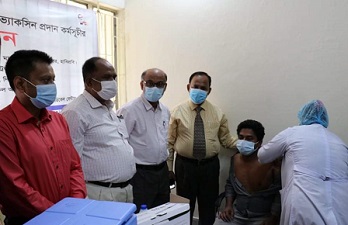 হাবিপ্রবি মেডিকেল সেন্টারে চলছে টিকাদান কর্মসূচি