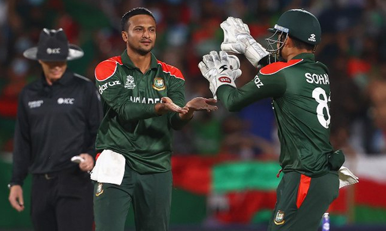 ওমানকে হারিয়ে সুপার টুয়েলভের আশা বাঁচিয়ে রাখল বাংলাদেশ