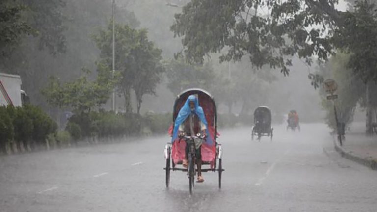 সাগরে লঘুচাপ, তিন বিভাগে বৃষ্টি বাড়ার আভাস