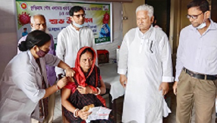 কুড়িগ্রাম পৌর এলাকায় করোনা টিকার ২য় ডোজের উদ্বোধন