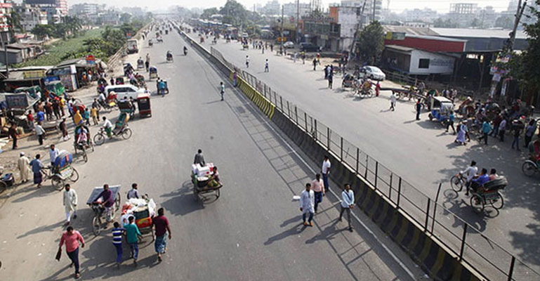 পরিবহন ধর্মঘটে ভোগান্তিতে যাত্রীরা