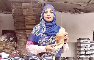 ‌'সাশ্রয়ী মূল্যে ভালো পণ্য'- এই নীতিতে চলেন নাজমা