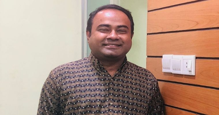 সায়েম খানের কবিতা 'তোমাদের ঈশ্বর-আমাদের ঈশ্বর'