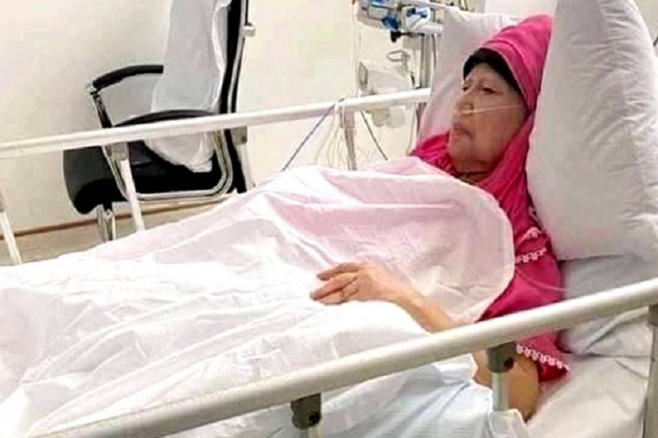 'নিবিড় পর্যবেক্ষণে খালেদা জিয়া'