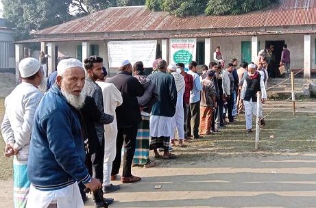 ফরিদপুরে শান্তিপূর্ন ভাবে ইউনিয়ন পরিষদ নির্বাচন অনুষ্ঠিত হচ্ছে
