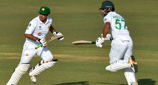 বোলারদের প্রাণান্ত চেষ্টায়ও শেষ রক্ষা হলো না, জিতল পাকিস্তান