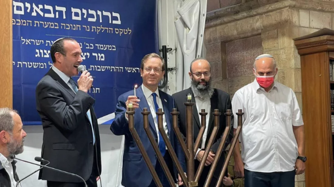 ইসরায়েলি প্রেসিডেন্টের ইব্রাহিমি মসজিদ পরিদর্শন, সৌদির নিন্দা