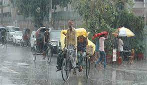 বৃষ্টি, সড়কে পানি, পরিবহন সংকট, চরম ভোগান্তিতে নগরবাসী