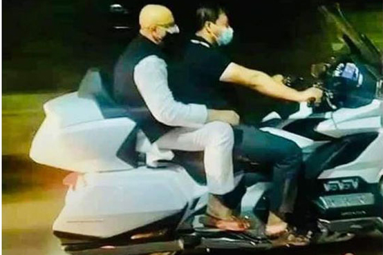 ‘ভাই ভাই’ ফেসবুকে ভাইরাল