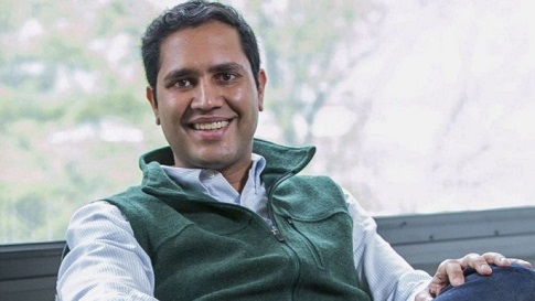 ৯০০ কর্মীর চাকরি গেল ৩ মিনিটে