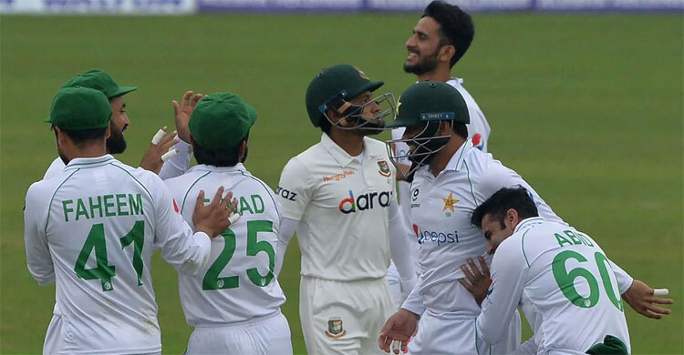 দাঁড়াতেই পারলো না বাংলাদেশ, ফলোঅন এড়ানো নিয়েই শঙ্কা