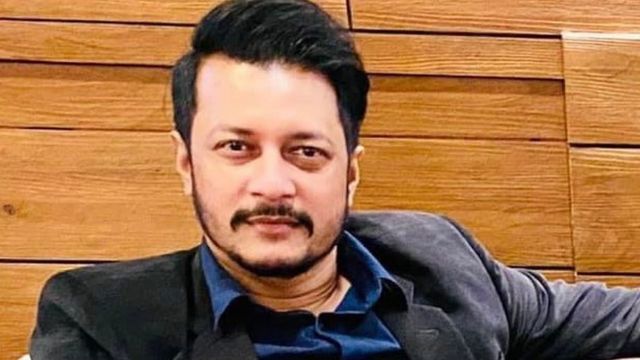 চিত্রনায়ক ইমনকে র‌্যাব সদর দপ্তরে নেওয়া হয়েছে