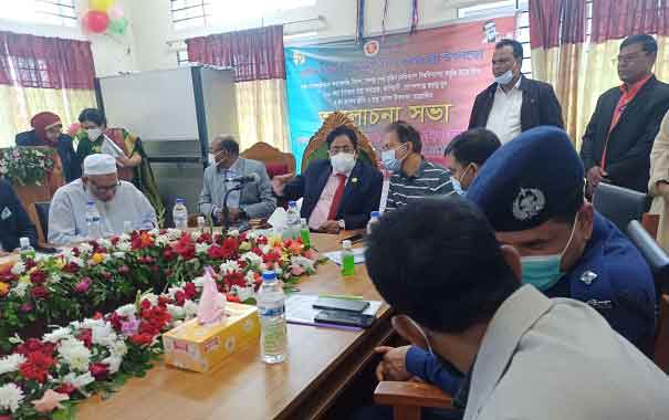 বিএসএমএমইউ’র উদ্যোগে গোপালগঞ্জে জরায়ু মুখ ও স্তন ক্যান্সার স্ক্রিনিং ও স্বাস্থ্য ক্যাম্প অনুষ্ঠিত