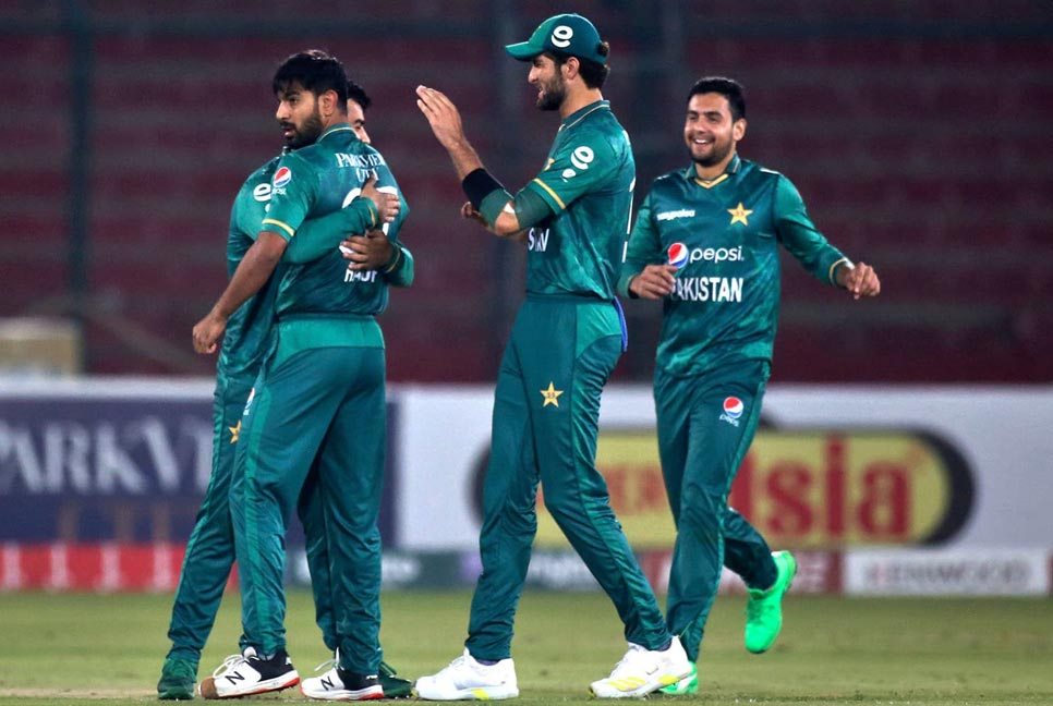 ওয়েস্ট ইন্ডিজকে হারিয়ে পাকিস্তানের সিরিজ জয়