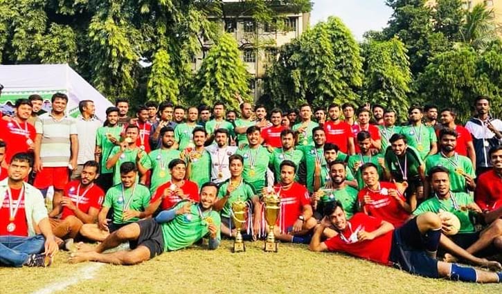 তিতুমীর কলেজে প্রীতি ফুটবলে জয়ী সবুজ দল