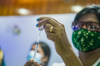 বুস্টার ডোজের ট্রায়াল শুরু হচ্ছে স্বাস্থ্যকর্মীদের দিয়ে