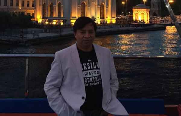 গোবরে কি পদ্মফুল ফোটে ?