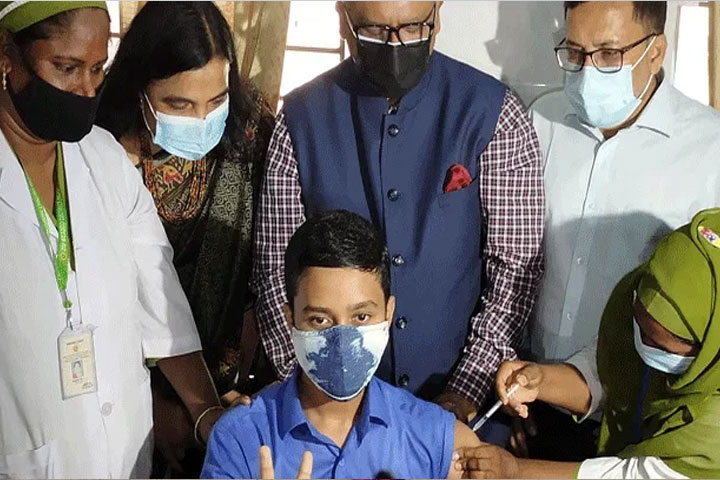 শিক্ষার্থীদের ১৫ জানুয়ারির মধ্যে টিকা নিবন্ধনের নির্দেশ