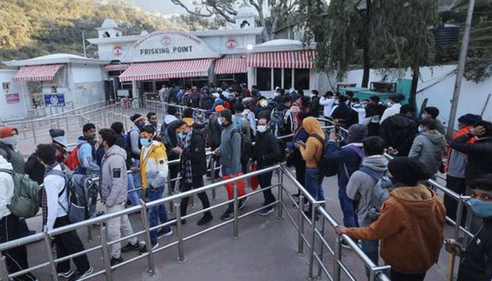 জম্মু-কাশ্মীরে মন্দিরে পদদলিত হয়ে নিহত ১২