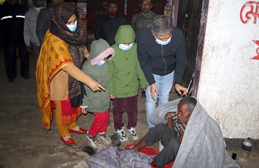 হরিজন সম্প্রদায়ের মাঝে কম্বল বিতরণ