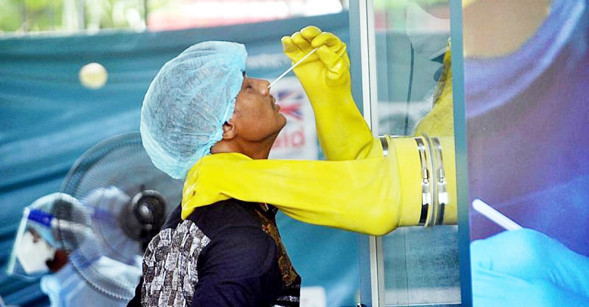 করোনায় বাড়ছে শনাক্ত ও মৃত্যুহার : স্বাস্থ্য অধিদপ্তর