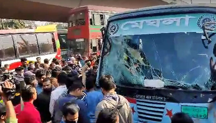 গুলিস্তানে বেপরোয়া বাসচাপায় দুই পথচারী নিহত