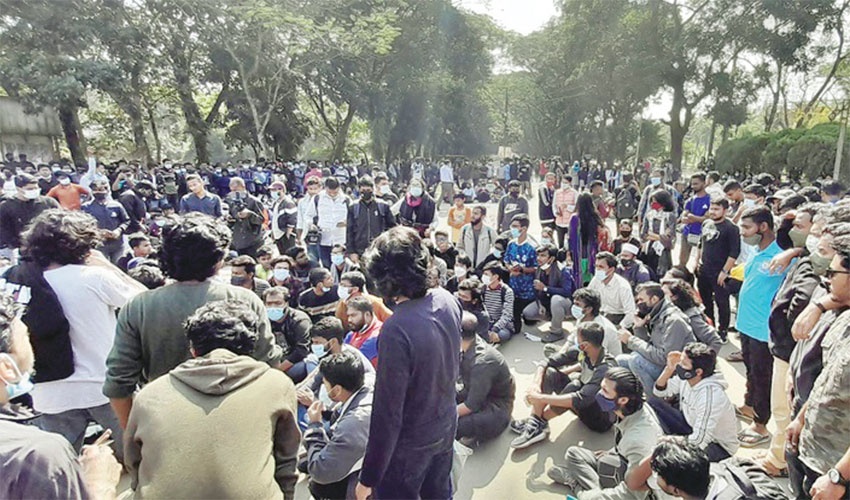 অজ্ঞাত ৩’শ জনকে আসামি করে পুলিশের মামলা