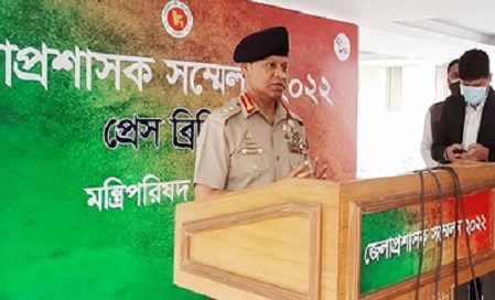 সামরিক-অসামরিক প্রশাসনকে একসাথে কাজ করতে হবে