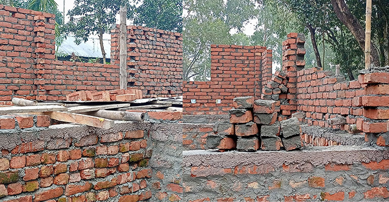 প্রধানমন্ত্রীর উপহারের ঘর ভাংচুর!