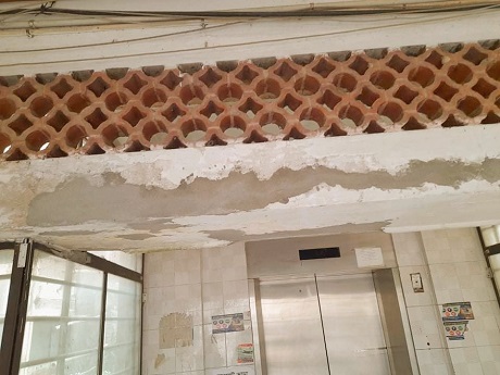 ফরিদপুর বঙ্গবন্ধু শেখ মুজিব মেডিকেল কলেজ হাসপাতাল ভবনে ফাটল ঢাকতে পলেস্তারা