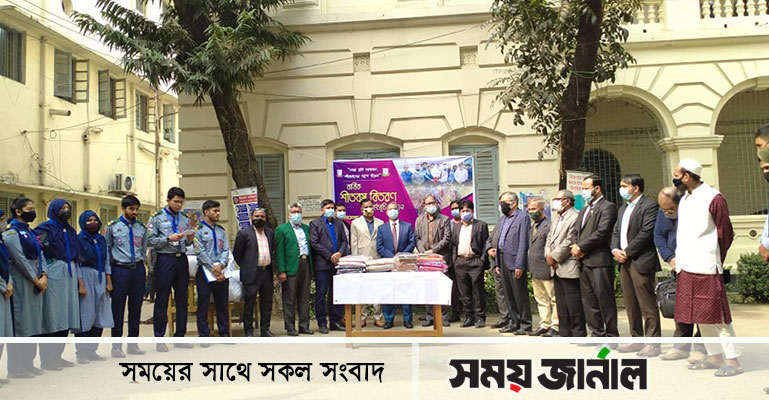 জবি রোভার স্কাউট গ্রুপের শীতবস্ত্র বিতরণ