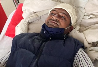 মোড়েলগঞ্জে ছিনতাই, প্রবাসীসহ আহত ২